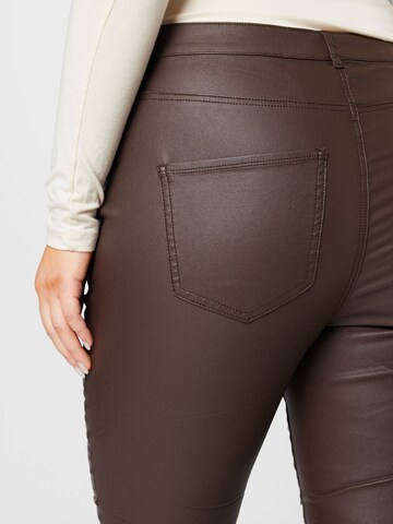 Vero Moda Curve Skinny Jeans 'SOPHIA' in Brown