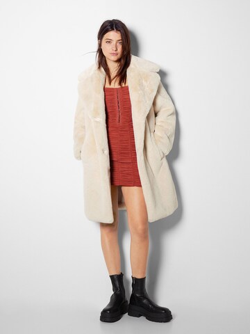 Manteau d’hiver Bershka en blanc