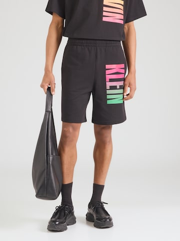 Regular Pantaloni 'PRIDE' de la Calvin Klein Jeans pe negru: față