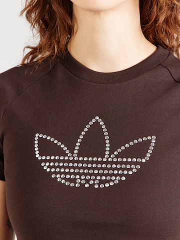 ADIDAS ORIGINALS T-Shirt 'STUDDED CALI' in Braun