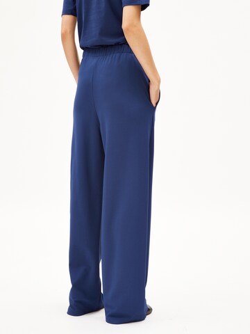 ARMEDANGELS Loose fit Trousers 'Jonvaalie Punto' in Blue