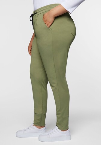 SHEEGO Slimfit Plissert bukse i grønn