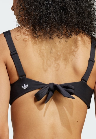 ADIDAS ORIGINALS Balconette Bikinitop in Zwart
