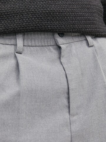 JACK & JONES - Loosefit Calças chino 'Karl' em cinzento
