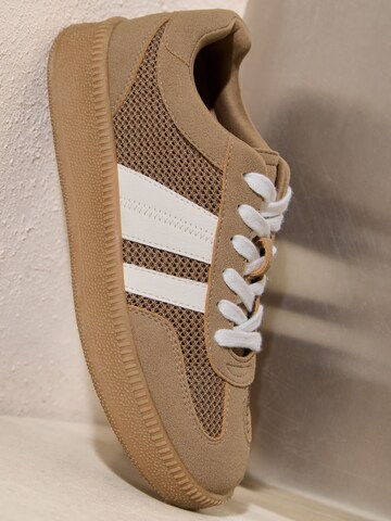 Sneaker bassa di Friends Like These in marrone