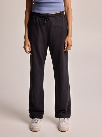 America Today Regular Hose in Schwarz: Vorderseite