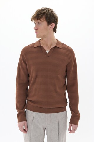Pull-over Matinique en marron : devant