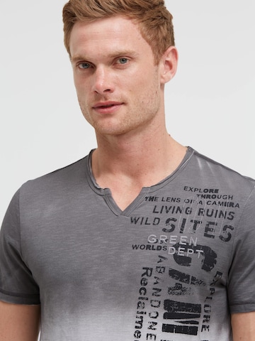 CAMP DAVID - Camiseta en gris