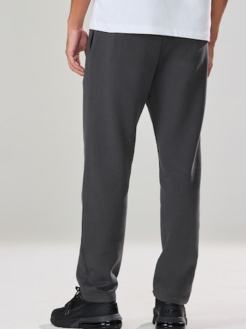 Next - Tapered Pantalón en gris