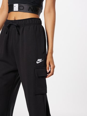 Nike Sportswear Tapered Cargobroek 'Club Fleece' in Zwart