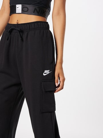 Nike Sportswear Дънки Tapered Leg Карго панталон 'Club Fleece' в черно