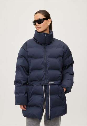 Veste d’hiver rethinkit studios en bleu : devant