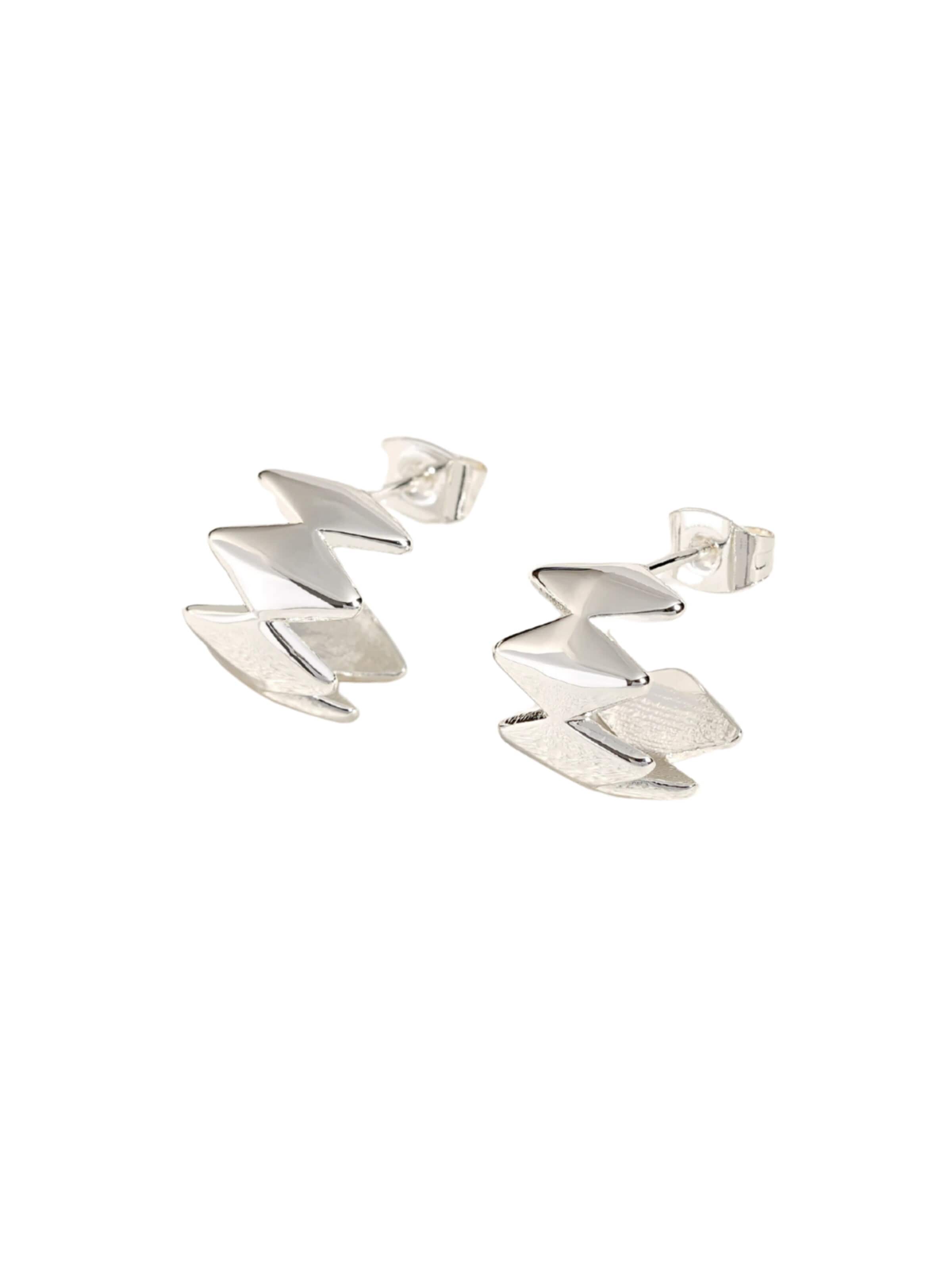 Divé Jewellery Earrings 'Edgy Silver Earrings, designed by Rebeca Sá' in Silver: front