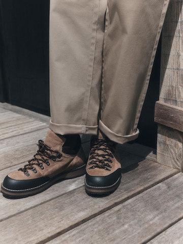 Next Sneaker in Braun