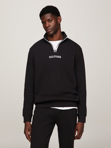 TOMMY HILFIGER Sweatshirt in Black: front