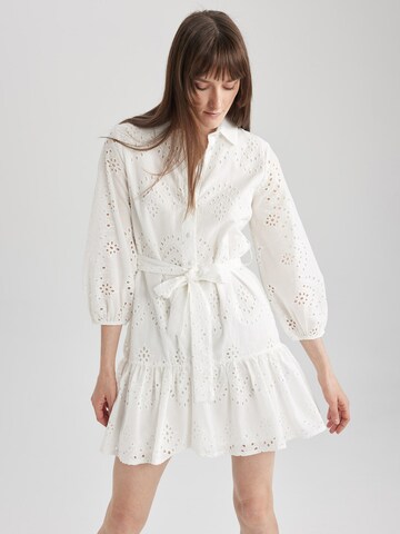 DeFacto Shirt Dress in White: front