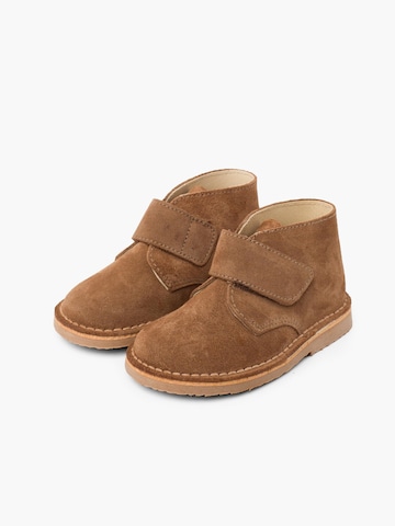 Pisamonas - Botas en marrón