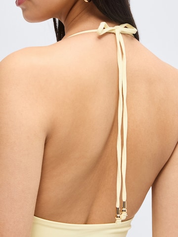 Abercrombie & Fitch Top 'MAR4' - Žltá