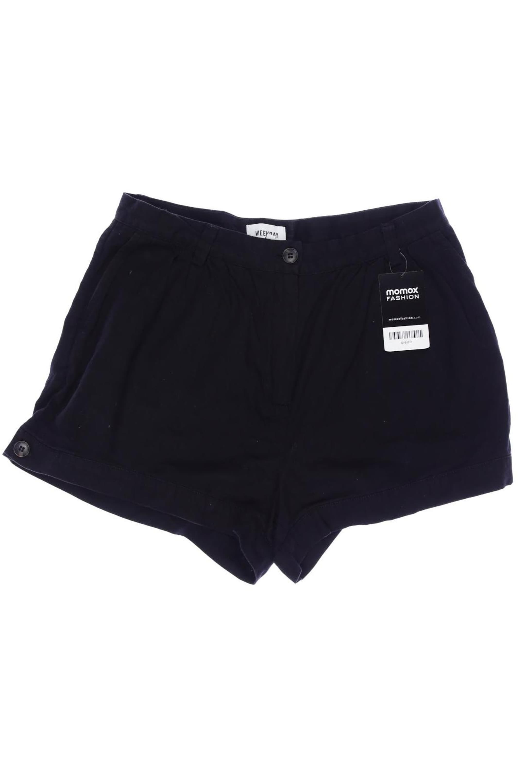 WEEKDAY Shorts in L in Black: front