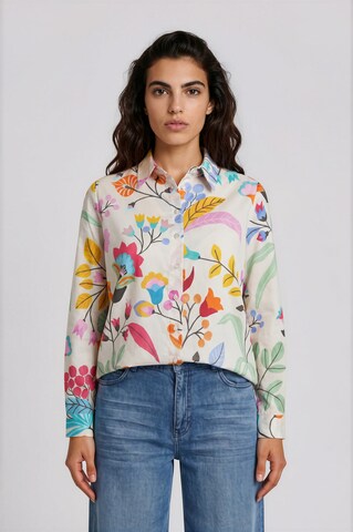 Milano Italy Blouse in Beige: front