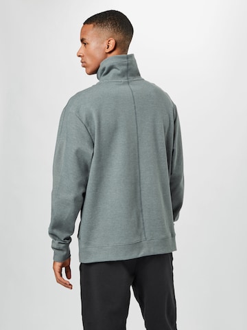 NIKE Sport sweatshirt i grå