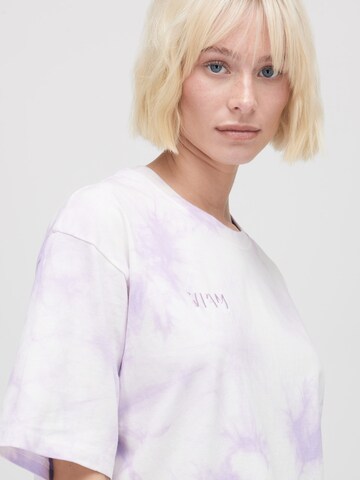T-Shirt 'CHRISTINA' ABOUT YOU x VIAM Studio en violet