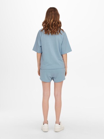 Only Maternity Shirt 'Mama' in Blau