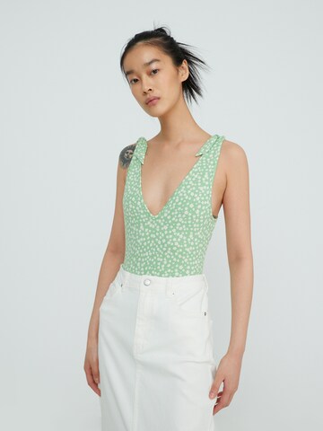 EDITED Shirt body 'Tonia' in Groen: voorkant