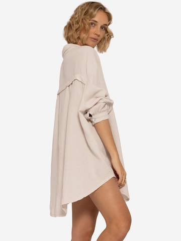 SASSYCLASSY - Blusa en beige