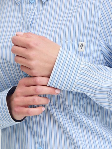 Camicia da donna ' OXFanny ' di Oxmo in blu