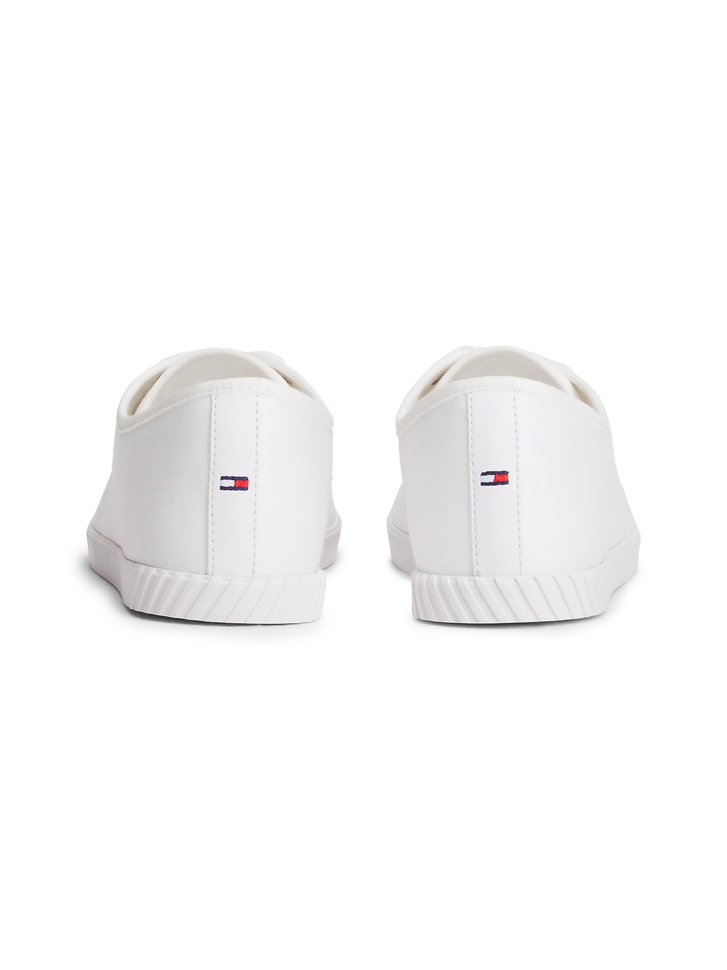 Baskets basses TOMMY HILFIGER en blanc