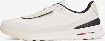 Sneaker bassa di TOMMY HILFIGER in beige: frontale