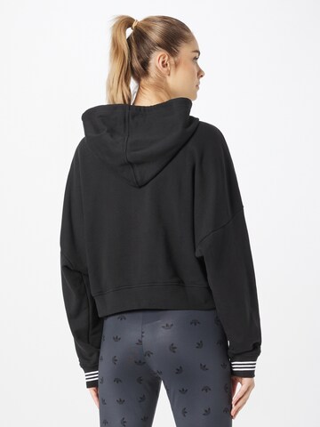 Sweat-shirt 'Short Disney' ADIDAS ORIGINALS en noir