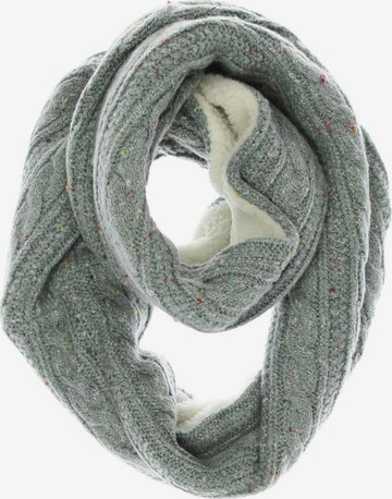 Superdry Scarf & Wrap in One size in Green: front