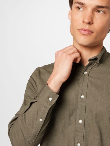 Clean Cut Copenhagen Regular fit Button Up Shirt in Green