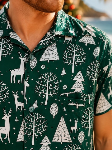 Coupe regular Chemise 'Christmas Reindeer Allover' King Kameha en vert