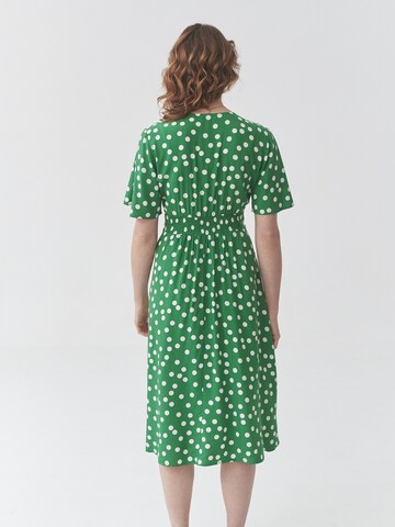 TATUUM - Vestido camisero 'Naela' en verde