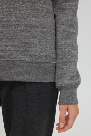 Oxmo Sweatshirt 'HELLA' in Grijs