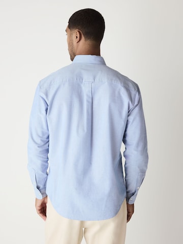 Next - Ajuste regular Camisa en azul
