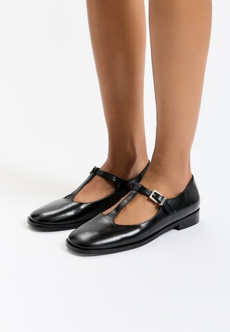 CESARE GASPARI Strap ballerina in Black