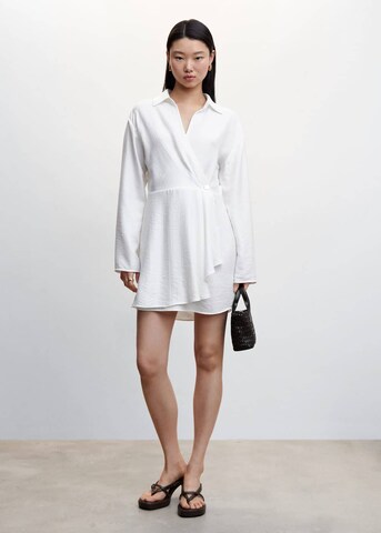 Robe-chemise 'Power' MANGO en blanc