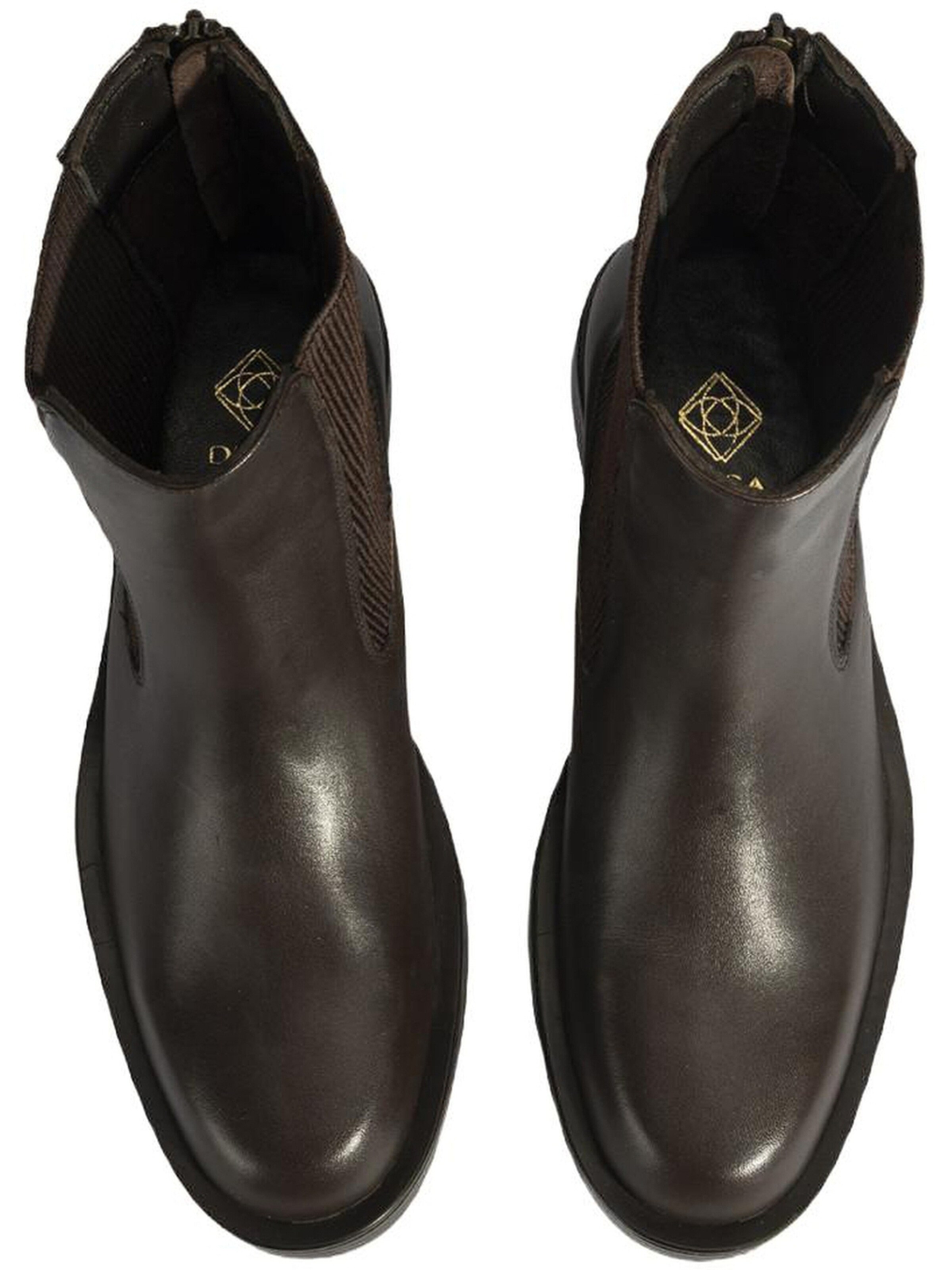 Desa Boots in Brown