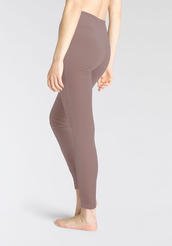 LASCANA Skinny Leggingsit värissä vaaleanpunainen