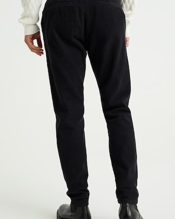 WE Fashion Tapered Chinohose in Schwarz