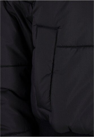 Urban Classics Übergangsjacke in Schwarz