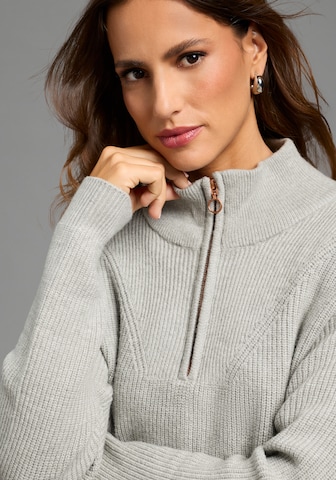 LAURA SCOTT Pullover in Grau