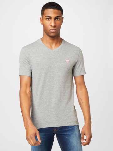 T-Shirt GUESS en gris : devant