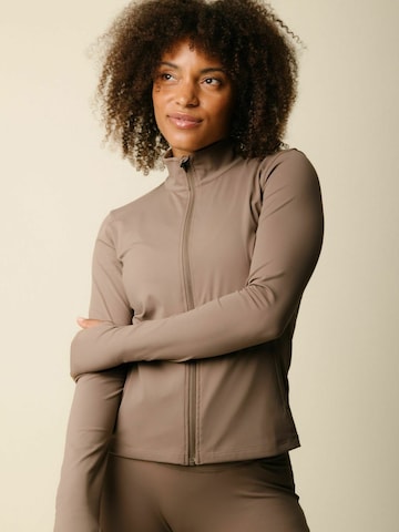 Veste de sport ' Cartel x Align ' Copenhagen Cartel en marron : devant