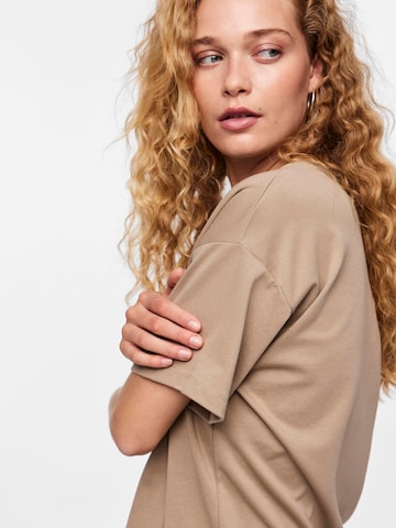 PIECES - Camiseta 'SKYLAR' en beige