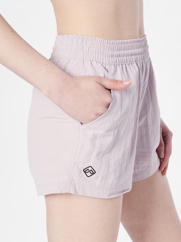 Kathmandu Regular Sportshorts in Lila